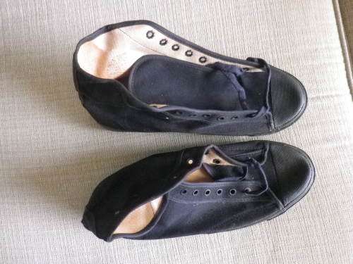RHODESIAN ARMY - UNUSED BLACK CANVAS SHOES- SIZE 9 / 270- MADE BY SPARTAN, STAMPED "GS" (5260)