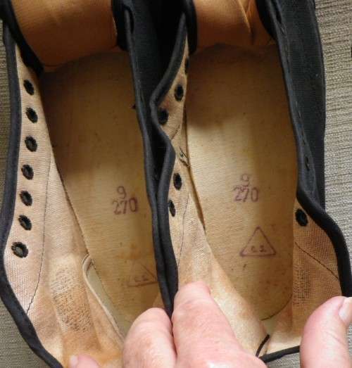 RHODESIAN ARMY - UNUSED BLACK CANVAS SHOES- SIZE 9 / 270- MADE BY SPARTAN, STAMPED "GS" (5260)