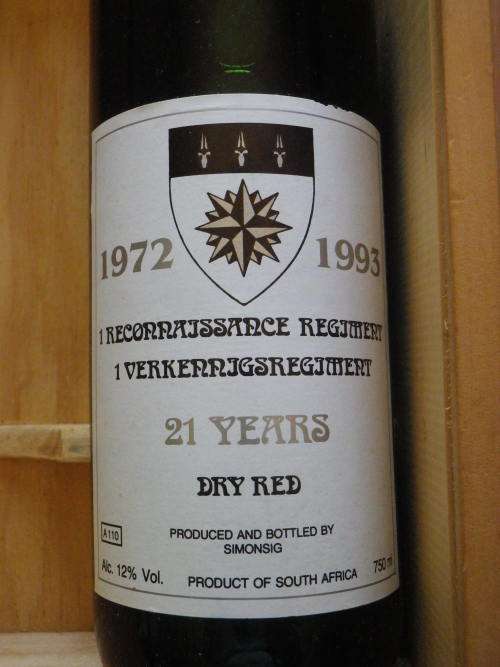 SADF- 1 RECCE 21ST ANNIVERSARY 1993 RED WINE IN ORIGINAL PRESENTATION BOX - 1 BOTTLE MISSING (3546)