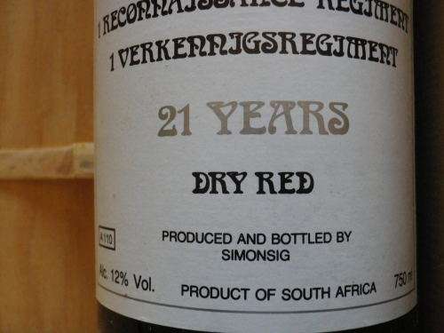 SADF- 1 RECCE 21ST ANNIVERSARY 1993 RED WINE IN ORIGINAL PRESENTATION BOX - 1 BOTTLE MISSING (3546)