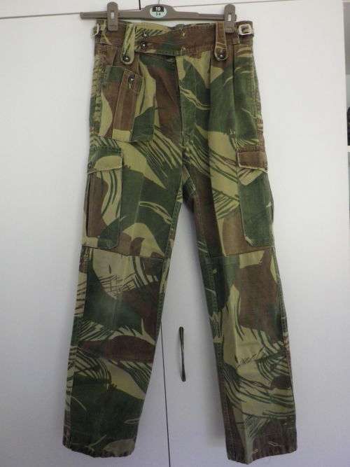 RHODESIAN ARMY CAMO LONGS - INNER LEG 76CM/ 30" - WAIST 82CM / 32"  -  3 BUTTONS MISSING (3238)