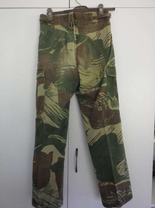 RHODESIAN ARMY CAMO LONGS - INNER LEG 76CM/ 30" - WAIST 82CM / 32"  -  3 BUTTONS MISSING (3238)