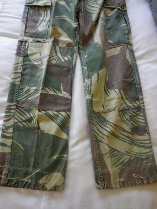 RHODESIAN ARMY CAMO LONGS - INNER LEG 76CM/ 30" - WAIST 82CM / 32"  -  3 BUTTONS MISSING (3238)
