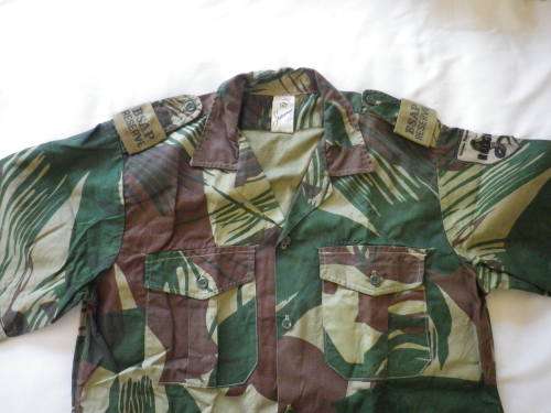 RHODESIAN CAMO S/SLEEVE SHIRT - INCLUDES VERY RARE EMBROIDERED RECCE SHOULDER FLASH SEE BELOW.(3232)
