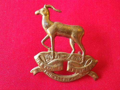 SOUTH AFRICA - PRETORIA REGT. LH GILDING METAL COLLAR BADGE 1932-1963 - POLISHED