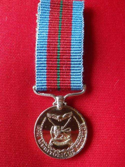 RHODESIA MINIATURE MEDAL + RIBBON FOR MERITORIOUS SERVICE (DMM) - UDI PERIOD