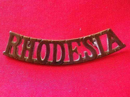 RHODESIAN ARMY  BRASS SHOULDER TITLE