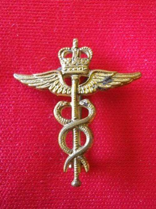 ROYAL RHODESIAN AIR FORCE - BRASS MEDICAL BRANCH COLLAR BADGE - UNCOMMON
