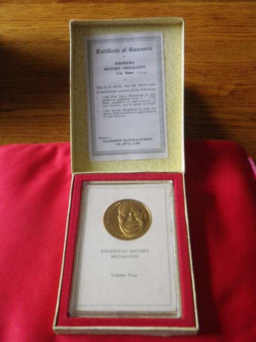 RHODESIAN HISTORY MEDALLION VOLUME 4. BRONZE, CHIEF CHIRAU -  ORIGINAL BOX+ UDI PROCLAMATION (92)