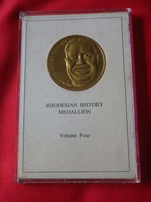 RHODESIAN HISTORY MEDALLION VOLUME 4. BRONZE, CHIEF CHIRAU -  ORIGINAL BOX+ UDI PROCLAMATION (92)