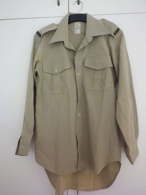 RHODESIAN ARMY -"SANDS" TROUSERS + SHIRT WITH RAR SHOULDER TITLES - BELONGED TO EX RAR MEMBER (3274)