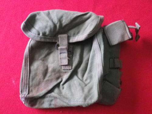 RHODESIAN ARMY ISSUED RIGHT HAND KIDNEY POUCH     (5559)