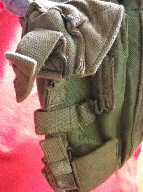 RHODESIAN ARMY ISSUED RIGHT HAND KIDNEY POUCH     (5559)