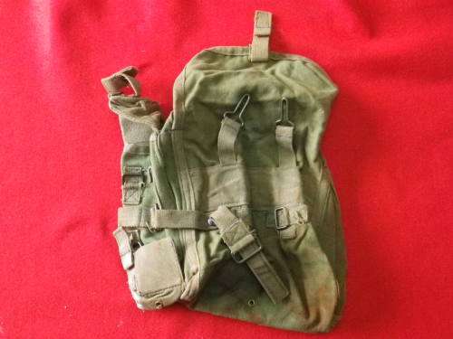 RHODESIAN ARMY ISSUED RIGHT HAND KIDNEY POUCH     (5559)