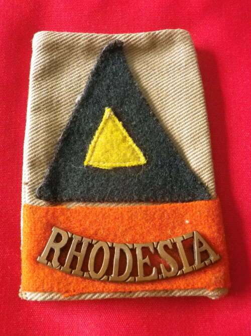 RHODESIAN 6TH SA ARMOURED DIVISION WW2 EPAULETTE   (5777)