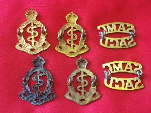 SA - SA MEDICAL CORPS LOT OF CAP BADGE VARIATIONS + SHOULDER TITLES   1926-1958       (5930)