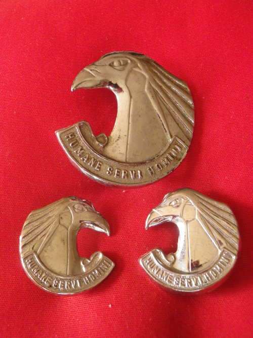 SADF - SA PERSONNEL SERVICES CORPS. CHROME CAP + FACING PAIR COLLAR BADGES    (4069)