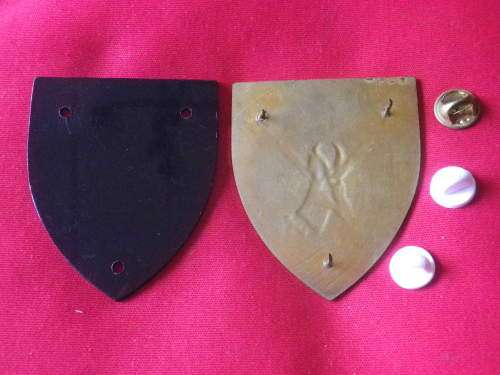 SADF - NORTHERN TRANSVAAL COMMAND HQ LEFT HAND FLASH + BACKING  - ALL PINS - DINNES 4317      (4036)