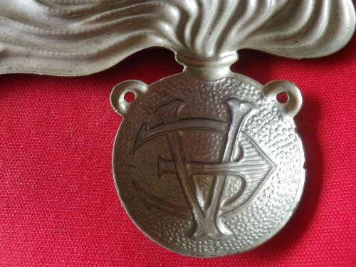 ITALIAN FASCIST WW2 MILITARY POLICE W/M HELMET BADGE - HAS HOLES AS SEWN ON (6108)