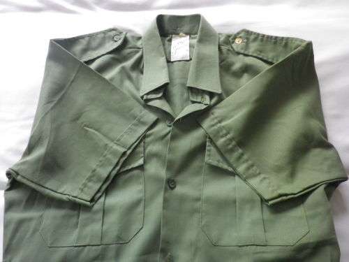 RHODESIAN ARMY - GREEN COTTON SHORT SLEEVE SHIRT - UNUSED, MADE STATESMAN SIZE 38cm  / 15"    (6167)