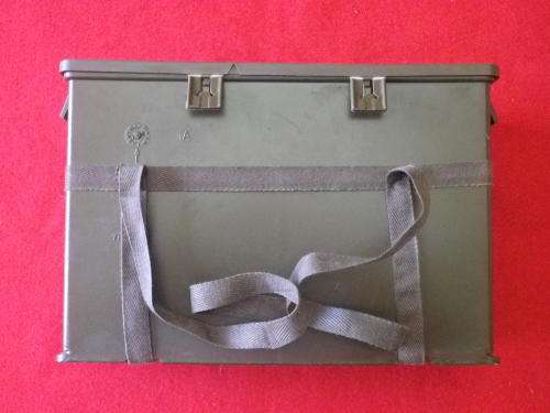 SADF - AMMO BOX, BROWN PLASTIC   "7.62 BELT VICKERS STRIPLESS"       (4152)