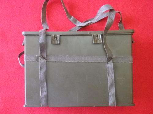SADF - AMMO BOX, BROWN PLASTIC   "7.62 BELT VICKERS STRIPLESS"       (4152)