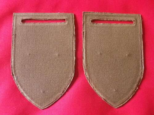 SADF - EARLY PAIR OF SHOULDER FLAPS FOR METAL FLASHES -      (1685)