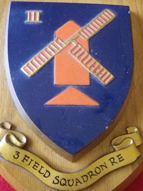 GREAT BRITAIN - ROYAL ENGINEERS 3 FIELD SQUADRON PLAQUE      (6336)