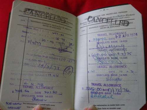 RHODESIAN PASSPORT - EXPIRED 1978 - SEE PICS FOR MORE INFO     (6518)