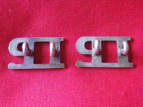 GB IMPERIAL - INDIAN POLICE PAIR SILVER SHOULDER TITLES.  MAX HEIGHT 13mm   (6611)