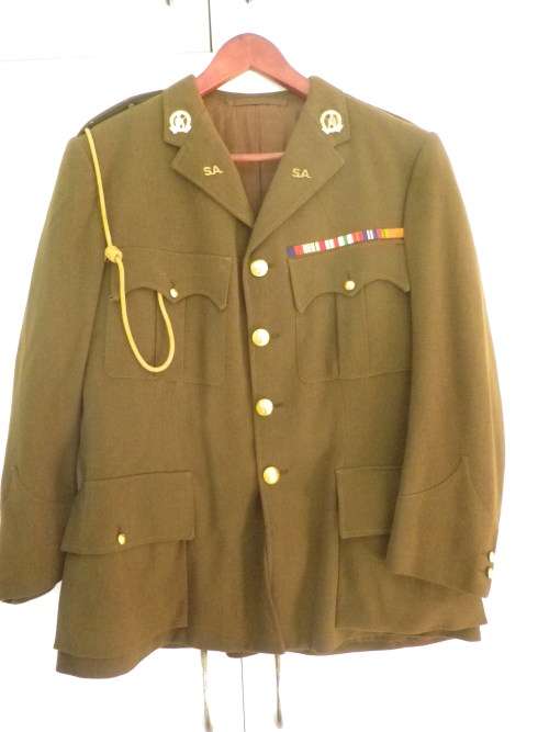 SADF 1960's PATT. OFFICERS TUNIC + BELT - BADGED TO LIEUTENANT COLONEL IN COMMANDOS   (4339)