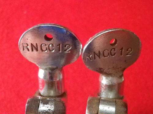 RHODESIA BSAP - FEDERATION PERIOD HANDCUFFS -  MADE HIATT - STAMPED "RNG"  (6928)