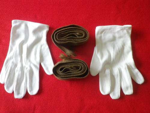 SADF - PAIR WHITE GLOVES SIZE 8 1/2  - MADE BOULTONS, ENGLAND       + 2 TIES  (1006)