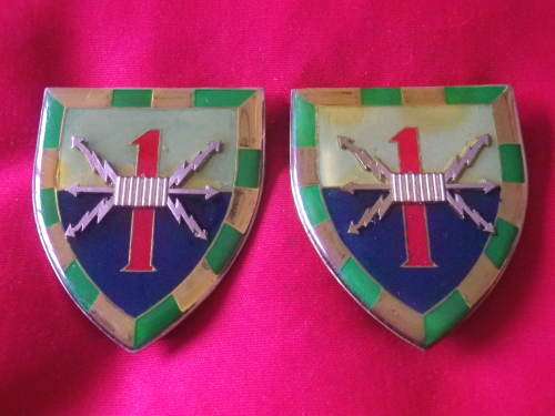 SADF - 1 SIGNAL REGT. PAIR OF FLASHES  - DINNES 4578    -   ALL PINS                 (7227)