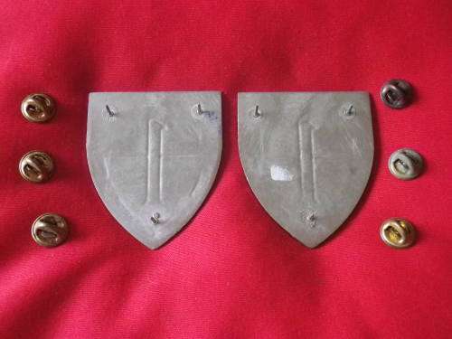 SADF - 1 SIGNAL REGT. PAIR OF FLASHES  - DINNES 4578    -   ALL PINS                 (7227)