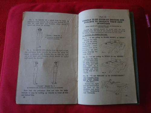 SOUTHERN RHODESIA - THE HIGHWAY CODE - 1937  30 Pgs.   (3818)