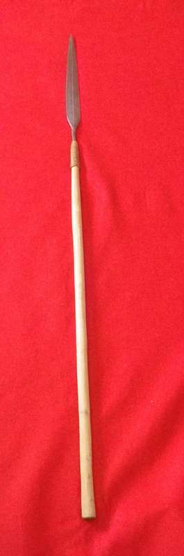 MODERN ZULU SPEAR - CIRCA 1970'S  -  TOTAL LENGTH 132CM - BLADE LENGTH 38CM -GOOD DISPLAY ITEM (7367