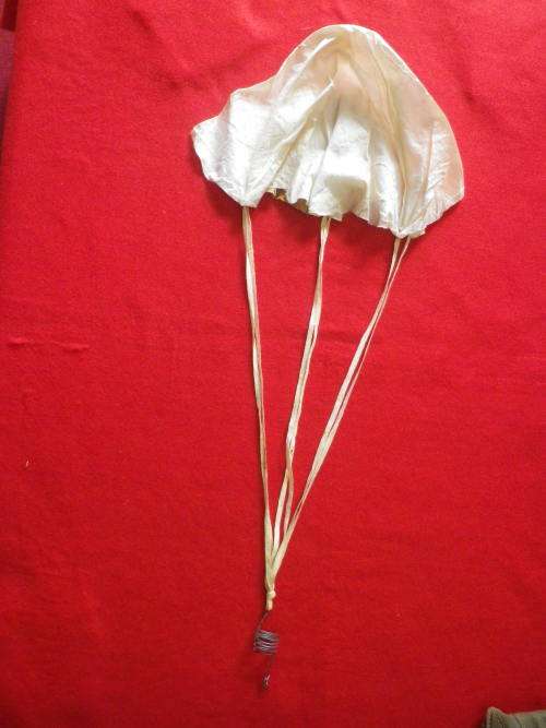 RHODESIA /SA - 1000Ft ICARUS ILLUMINATING FLARE PARACHUTE - GOOD DISPLAY   (4614)