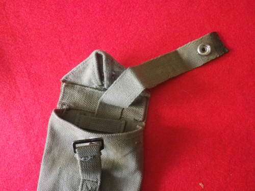 RHODESIAN ARMY - FN  AMMO POUCH     (4633)
