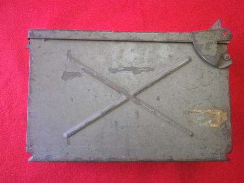 SA / RHODESIA - METAL AMMO BOX  - 7.62 X 200 ROUNDS BELTED - USED IN ARMOURED VEHICLES   (4591)