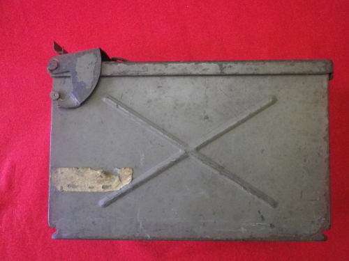 SA / RHODESIA - METAL AMMO BOX  - 7.62 X 200 ROUNDS BELTED - USED IN ARMOURED VEHICLES   (4591)