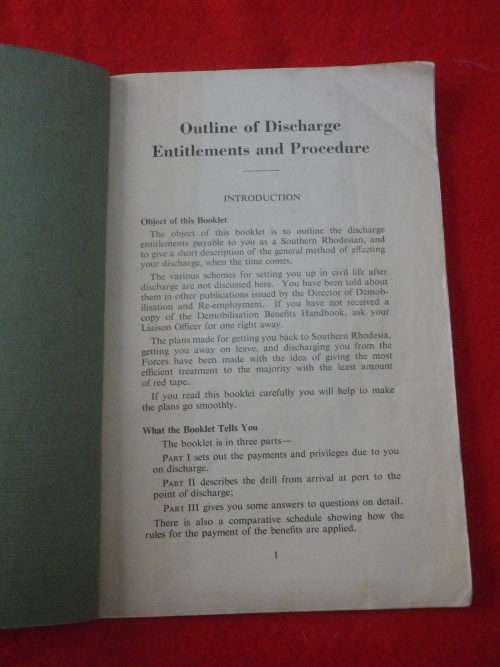 SOUTHERN RHODESIA - POST WW2 BOOKLET " DISCHARGE ENTITLEMENTS", INCLUDING FOLD OUT -    (3976)