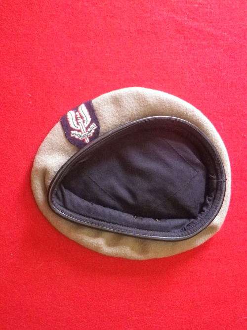 BRITISH SAS BERET, AS FOUND IN A RHODESIAN MILITARY LOT - PROVENANCE UNKNOWN - RIM 53cm/20.75"(7533)