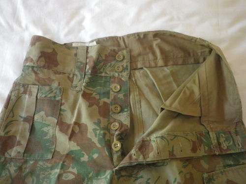 SA POLICE - CAMMO TROUSERS - OBSOLETE - MADE ENSIGN SIZE 87/81 - NOTE HOLE  (4687)