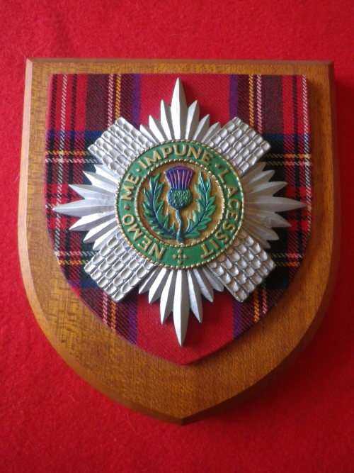 BRITISH ARMY - SCOTS GUARDS PLAQUE      (4702)