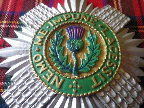 BRITISH ARMY - SCOTS GUARDS PLAQUE      (4702)