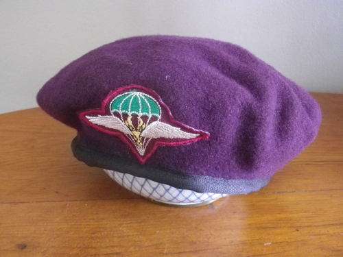 SANDF - 1 PARA  REGT. BERET - AS NEW - MADE STEPAHEAD 2009  - SIZE 57     (2669)