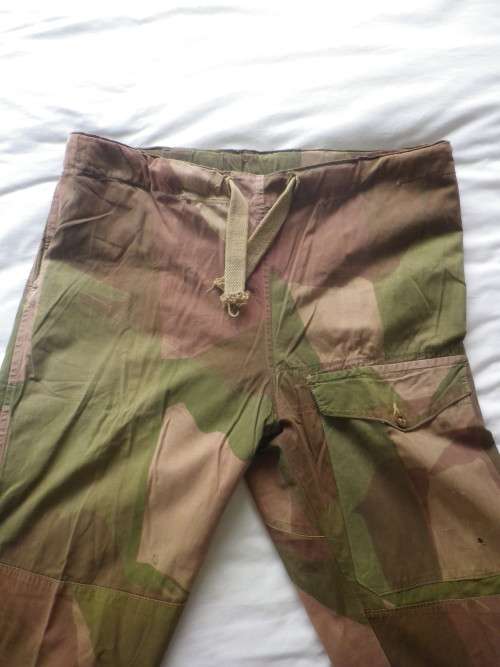 BRITISH ARMY WW2 PARA / SAS / COMMANDO CAMMO WINDPROOF SMOCK + TROUSERS - CWS SIZE 7- RARE(4719)