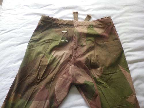BRITISH ARMY WW2 PARA / SAS / COMMANDO CAMMO WINDPROOF SMOCK + TROUSERS - CWS SIZE 7- RARE(4719)