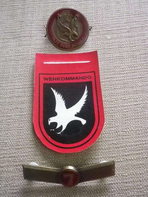 AWB BODYGUARD BERET BADGE + WENKOMMANDO SHOULDER FLASH & RANK  - RARE LOT  (2705)
